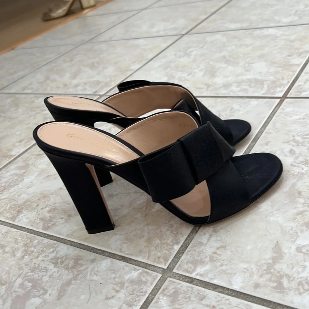 NEW Gianvitto Rossi BLACK Bow Mule Heeled Sandals